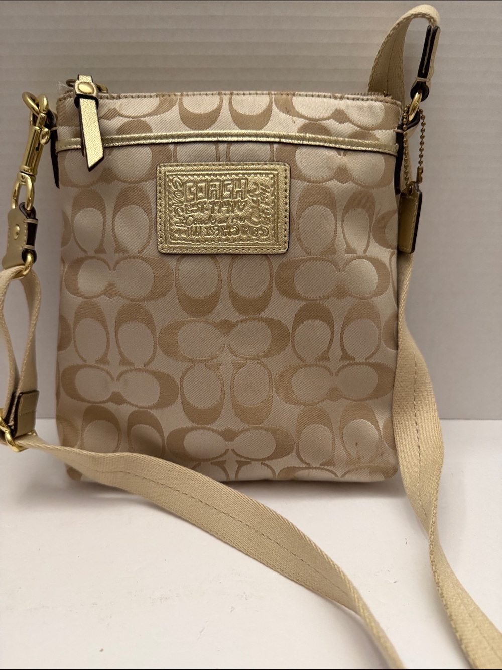 Coach Y2K POPPY Tan Signature Canvas Crossbody with Gold Hardware
